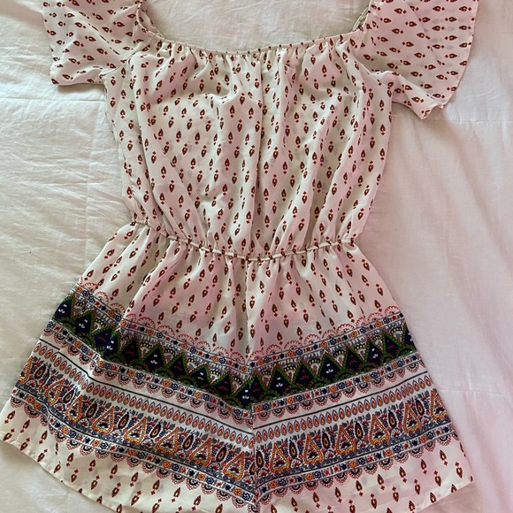 Off the Shoulder Boho Romper - Picture 3 of 4